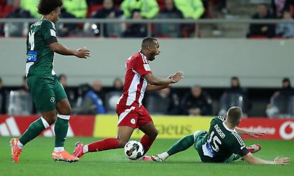 Ο Λανουά για το πέναλτι του Ελ Κααμπί: «Ο επιτιθέμενος πέφτει χωρίς καμία επαφή»