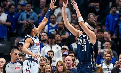 Θύμισε τα παλιά: Ο Κλέι Τόμπσον έβαλε επτά τρίποντα  στην πρώτη περίοδο