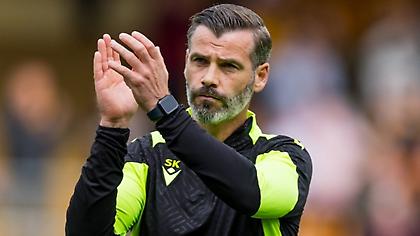 Οι οπαδοί της Μάδεργουελ ανάγκασαν σε παραίτηση τον προπονητή της!