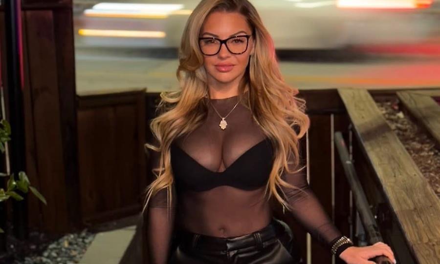 Η δικηγόρος Αμερικανού ράπερ που έγινε viral για τις... αποκαλυπτικές της στιλιστικές επιλογές!