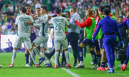 Απίστευτο: Κλώτσησε τον Χάμες και αποβλήθηκε ο Όσκαρ Γκαρθία!