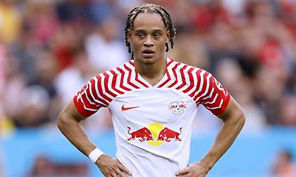 Αγοράζει τον Τσάβι Σίμονς από την Παρί η Λειψία