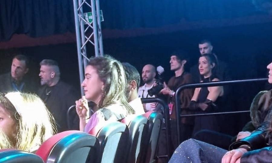 Eurovision 2025: Όρθια και στο πλάι της κερκίδας είδε τους υποψήφιους η Μαρίνα Σάττι