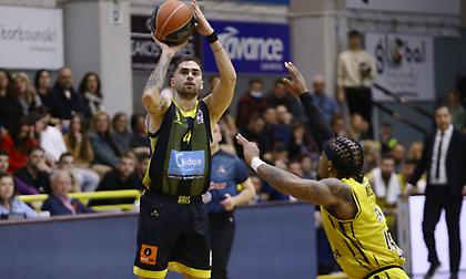 Τολιόπουλος: «Αφιερώνουμε τη σημερινή νίκη στην οικογένεια του Άλκη»