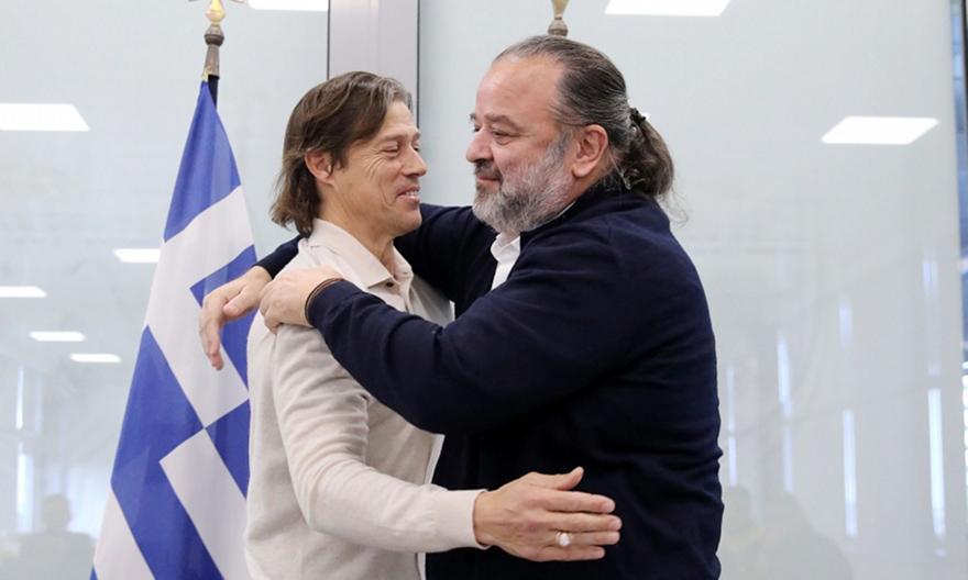 ΑΕΚ: Πριμ στους παίκτες από τον Ηλιόπουλο μετά το διπλό στην Τούμπα