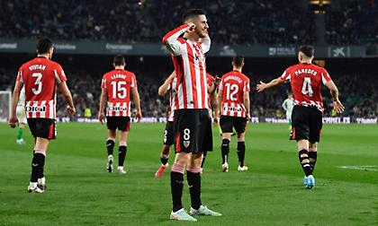 Όρθια στη Σεβίλλη η ψυχωμένη Μπιλμπάο - Ανάσανε με τρίποντο η Βαλένθια