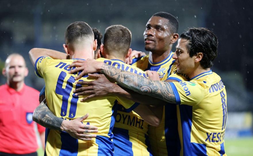 Αστέρας που ονειρεύεται τετράδα, λύγισε τη Λαμία για το 6x6!