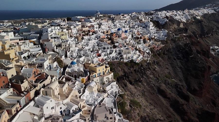 «Όπου Υπάρχει Ελλάδα»: Σε απευθείας μετάδοση από τη Σαντορίνη