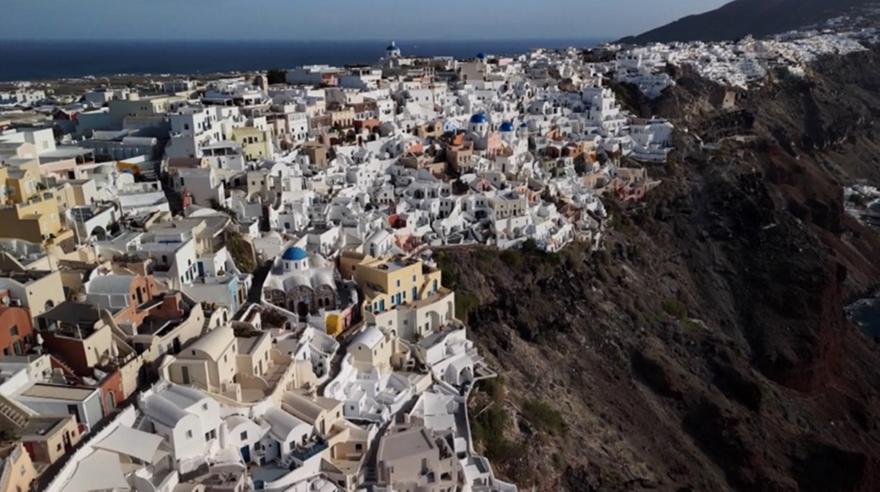 «Όπου Υπάρχει Ελλάδα»: Σε απευθείας μετάδοση από τη Σαντορίνη
