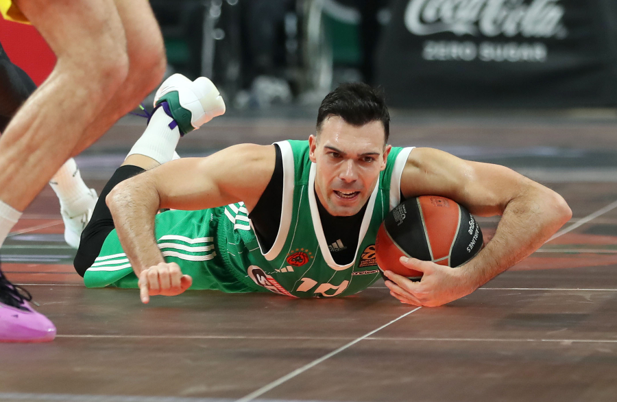 Παναθηναϊκός-Φενέρ: Το κλέψιμο του Σλούκα και το φάουλ στο φινάλε του Ναν