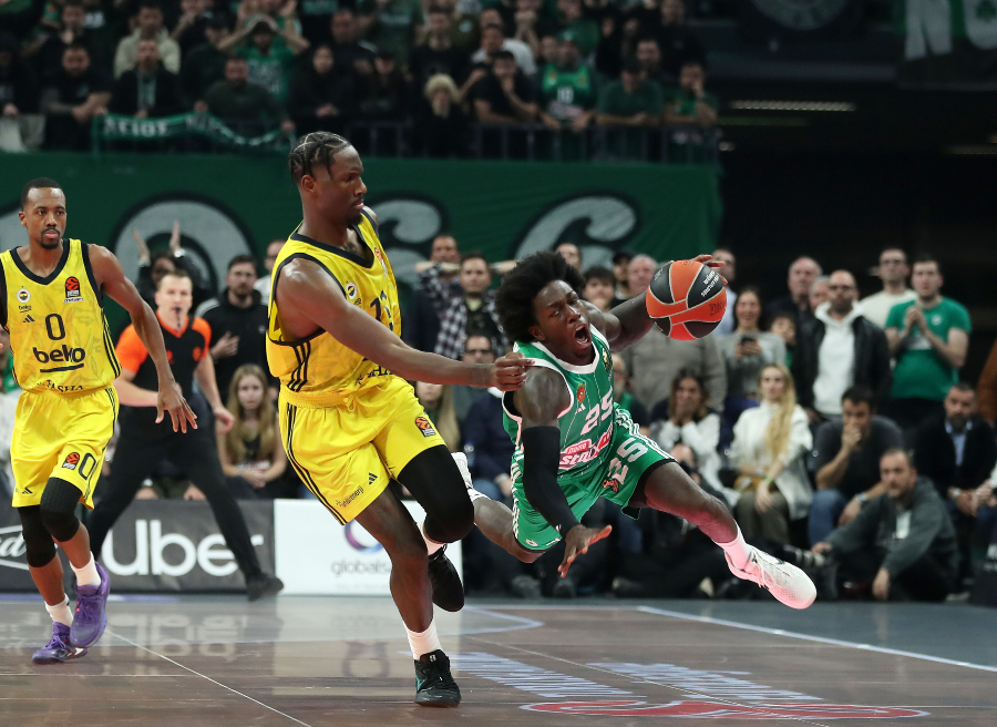 Παναθηναϊκός-Φενέρ: Το κλέψιμο του Σλούκα και το φάουλ στο φινάλε του Ναν