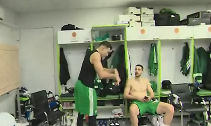 Η αποθέωση για τον Σλούκα στ' αποδυτήρια και η... βουτιά για το καθοριστικό κλέψιμο