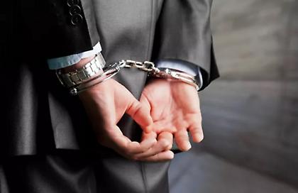 Συνελήφθη γνωστός δικηγόρος για ενδοοικογενειακή βία - Απείλησε την αδελφή του μέσα στο Ασκληπιείο Βούλας