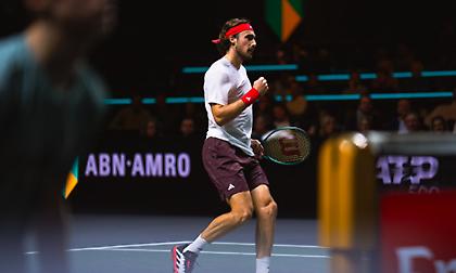 Σούπερ ανατροπή και έφυγε για τα προημιτελικά του Ρότερνταμ ο Τσιτσιπάς!