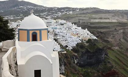 Συνεχείς οι έλεγχοι στα κτίρια της Σαντορίνης λόγω των αλλεπάλληλων σεισμών - Τι θα γίνει με τα σχολεία