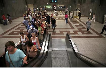 Κλείνουν οι σταθμοί Μετρό Σύνταγμα και Πανεπιστήμιο στις 11 το πρωί