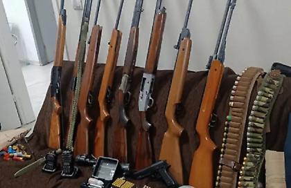 Περιστατικό ενδοοικογενειακής βίας στα Χανιά – Ο συλληφθείς κατείχε χιλιάδες σφαίρες και όπλα