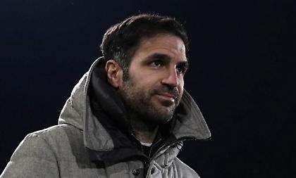 Έξαλλος ο Φάμπρεγας με τη διαιτησία και τους VAR: «Είναι πέναλτι η φάση του Δουβίκα, φτάνει πια»!