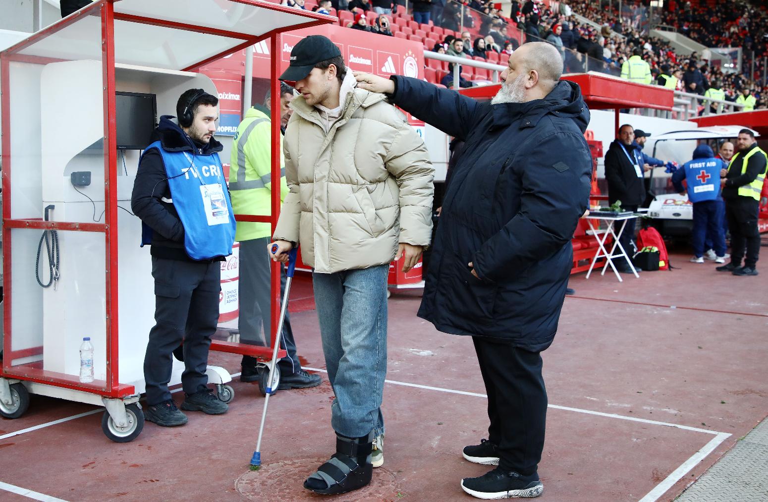 Ολυμπιακός: Στο «Γ. Καραϊσκάκης» βρίσκεται και ο Ρέτσος με πατερίτσες