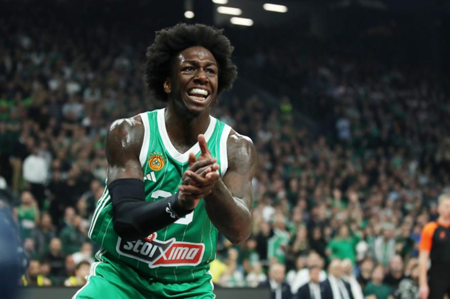 Ο Ναν κυκλοφόρησε τη δική του σειρά αθλητικών ρούχων με το λογότυπό του!