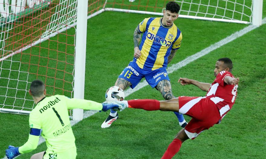 Τσανάκας: «Δεν έλειψε η δημιουργία, αλλά η αποτελεσματικότητα στον Ολυμπιακό»