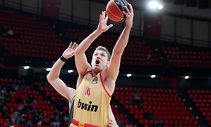 Τα highlights από την εμφατική νίκη του Ολυμπιακού επί του ΠΑΟΚ στο ΣΕΦ