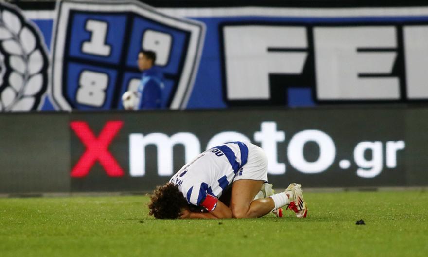 Πλάνταξε στο κλάμα μετά το τέλος του αγώνα με την Athens Kallithea ο Ουάρντα