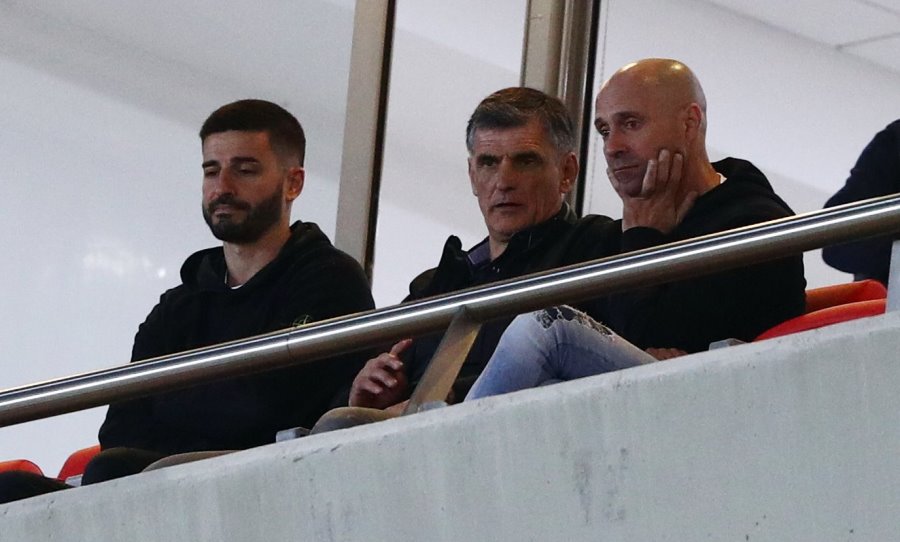 Ολυμπιακός: Η συνάντηση που δεν έγινε ποτέ, το Κύπελλο στο μπάσκετ και ο Μεντιλίμπαρ