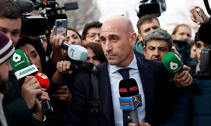 Ρουμπιάλες: «Ρώτησα την Ερμόσο πριν τη φιλήσω»