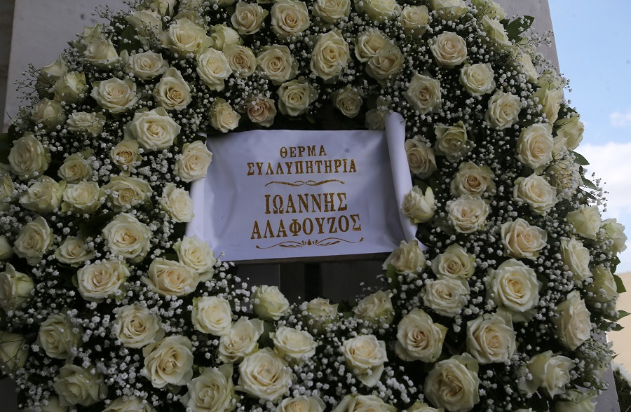 Economopoulos: With the flag and a Panathinaikos scarf the coffin