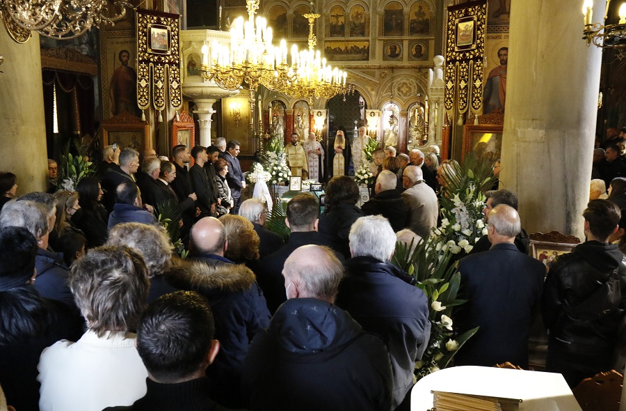 Economopoulos: With the flag and a Panathinaikos scarf the coffin