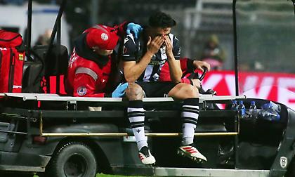 Αναγκαστική αλλαγή ο Μιχαηλίδης μετά από σφοδρή σύγκρουση με τον Κοτάρσκι - Αποχώρησε ματωμένος!