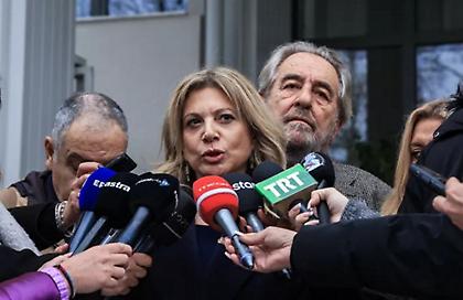 Τέμπη: Μήνυση κατά του ανακριτή Μπακαΐμη και κατά παντός υπευθύνου από Καρυστιανού και συγγενείς θυμάτων