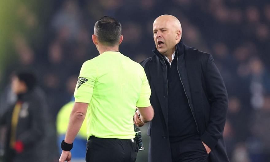 «Καμπάνα» δυο αγωνιστικών στον Άρνε Σλοτ, με Χάιτινχα στον πάγκο η Λίβερπουλ «Καμπάνα» δυο αγωνιστικών στον Άρνε Σλοτ, με Χάιτινχα στον πάγκο η Λίβερπουλ