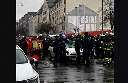 Αυτοκίνητο έπεσε πάνω σε πεζούς στο Μόναχο – Μία γυναίκα νεκρή και αρκετοί τραυματίες μεταξύ των οποίων και παιδιά
