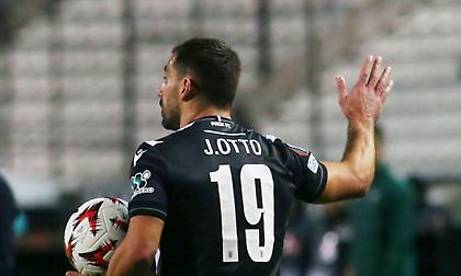 Ότο: «Πιστεύω πολύ στην ομάδα, δεν γίνεται να βγαίνουν τέτοιες κάρτες»