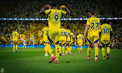 «Χόρεψε» δυο αμυντικούς, πέτυχε το καλύτερο σόλο γκολ και… βούτηξε στην εξέδρα ο Ντουράν!