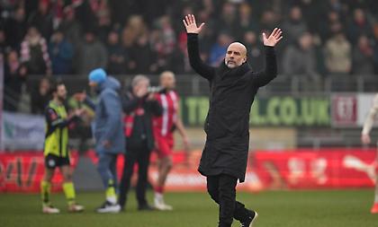 Γκουαρδιόλα: «Ρωτάνε τι πρόβλημα έχουμε, αλλά βρείτε ομάδα να τερματίσει τώρα στους 100 βαθμούς»