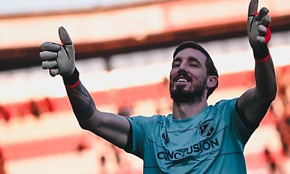 Στο 92' νίκησε τον… ανίκητο Μπάρκα η Αϊντχόφεν γλιτώνοντας τα χειρότερα!