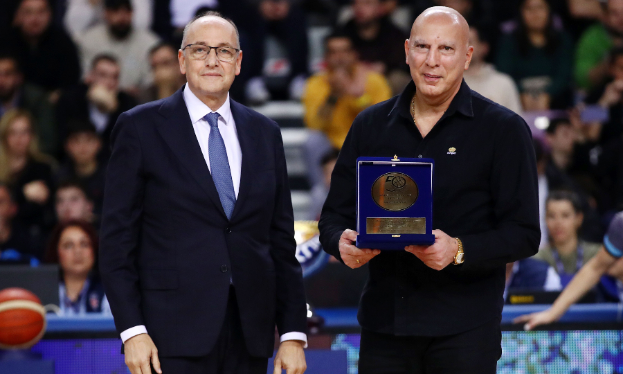 Κύπελλο Ελλάδας: Βράβευση και αποθέωση για τον Νίκο Γκάλη