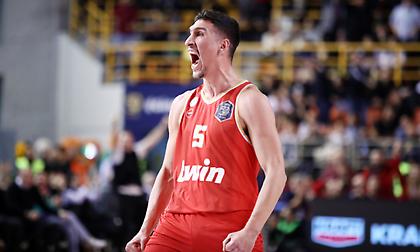 Το buzzer beater τρίποντο του Λαρεντζάκη με ταμπλό στην πρώτη περίοδο!