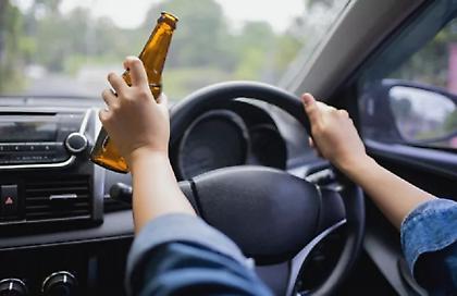 Καταδίωξη στην Αττική Οδό: 34χρονη οδηγούσε μεθυσμένη, αγνόησε τον έλεγχο και τράπηκε σε φυγή