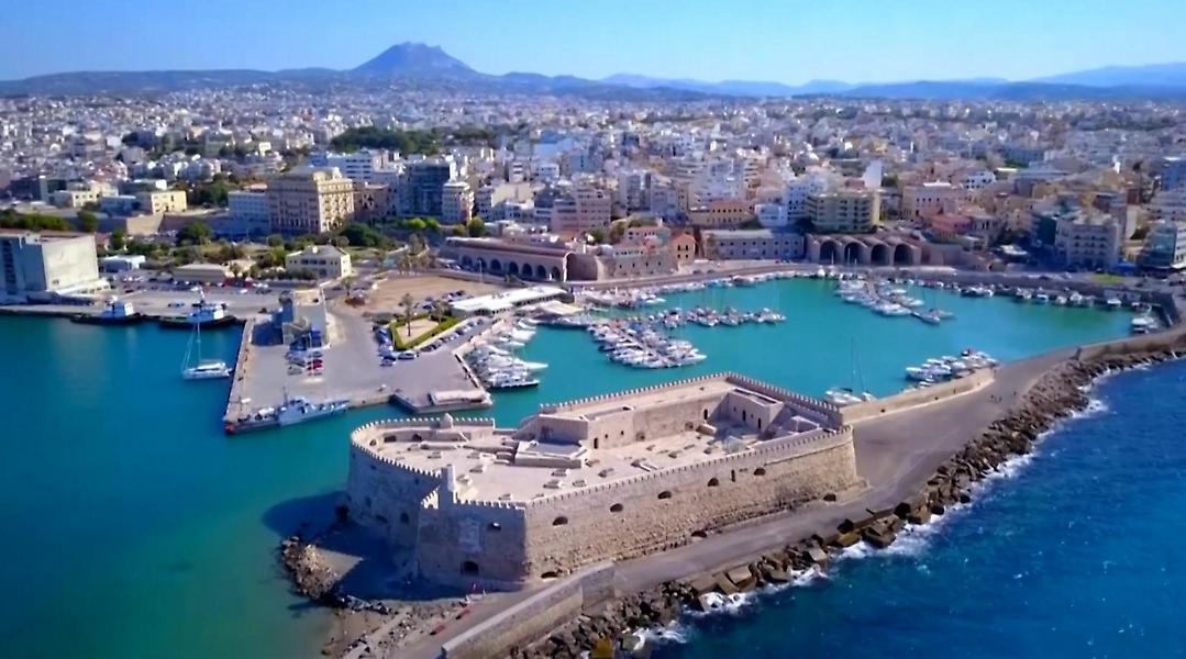 «Όπου Υπάρχει Ελλάδα»: Ταξιδεύουμε στην Κρήτη και βγαίνουμε ζωντανά από το Ηράκλειο