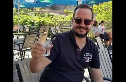 Σήμερα το μεσημέρι η κηδεία του Βασίλη Καλογήρου στη Λάρισα - Η επιθυμία της οικογένειας