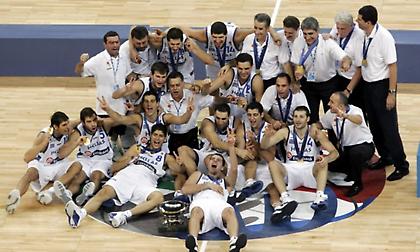 Υπουργείο Αθλητισμού και ΕΟΚ τιμούν τη «χρυσή» Εθνική του 2005