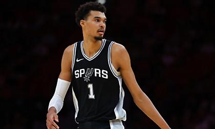 Σοκ στους Σπερς: Χάνει το υπόλοιπο της σεζόν ο Γουεμπανιαμά!