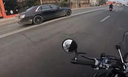 Παραβίασε κόκκινο και παραλίγο να τρακάρει ο Μπεκάλι