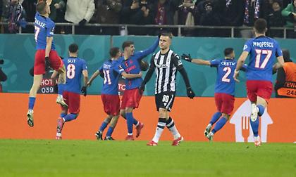 Κακή έξοδος του Κοτάρσκι, δεν κατάφεραν να αποσοβήσουν το 2-0 δύο παίκτες του ΠΑΟΚ πάνω στη γραμμή