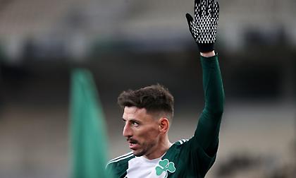 Παγκάκης: «3.900 λαμπάδες στον Μλαντένοβιτς, εξασφάλισε ηρεμία με την πρόκριση» (vid)