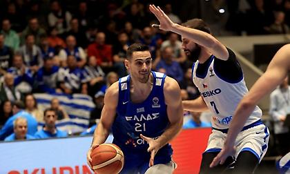 Παπαπέτρου: «Περήφανος για την πρόκριση κι αυτά τα παιδιά - Δεν υπάρχει καλύτερο συναίσθημα από το να φοράς το εθνόσημο»